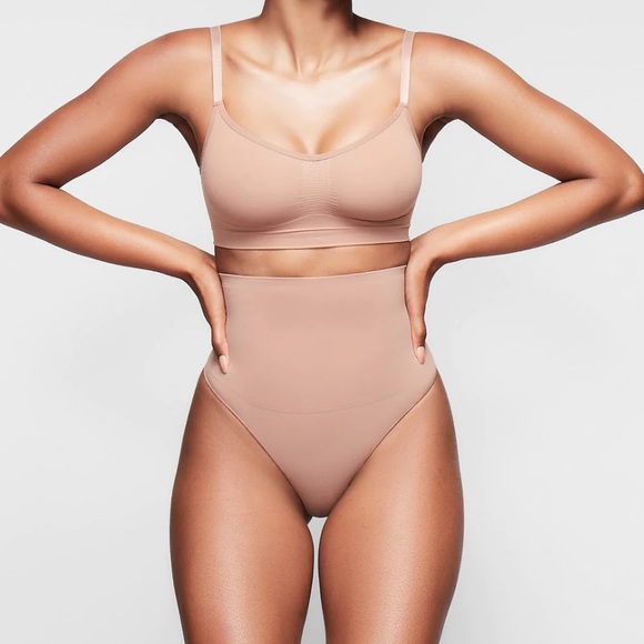 SKIMS Sculpting Core Control Thong 2 Piece Bundle Set - NWOT - Picture 4 of 14